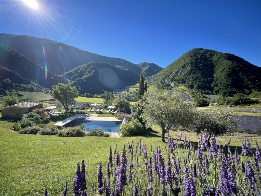 Piscine du gîte Demeure Azélie dans la Drôme provençale